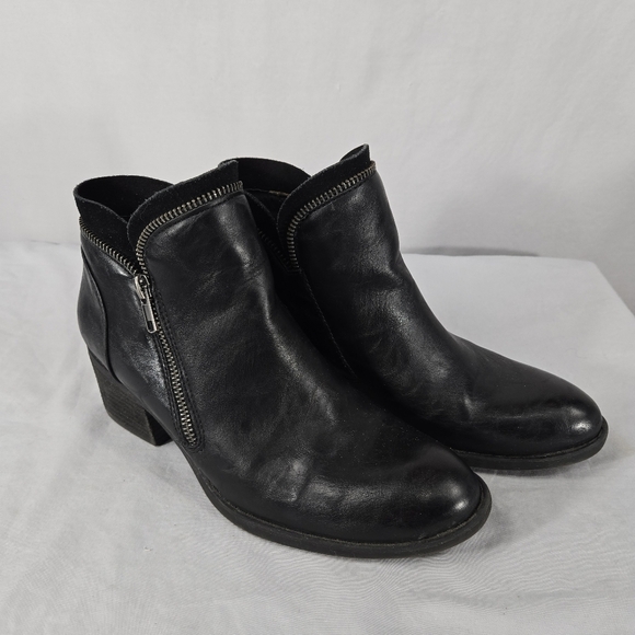 BOC By Born Dempsey Black Zip Leather Booties Women's Sz 8 Blocked Stacked Heel - Picture 2 of 10